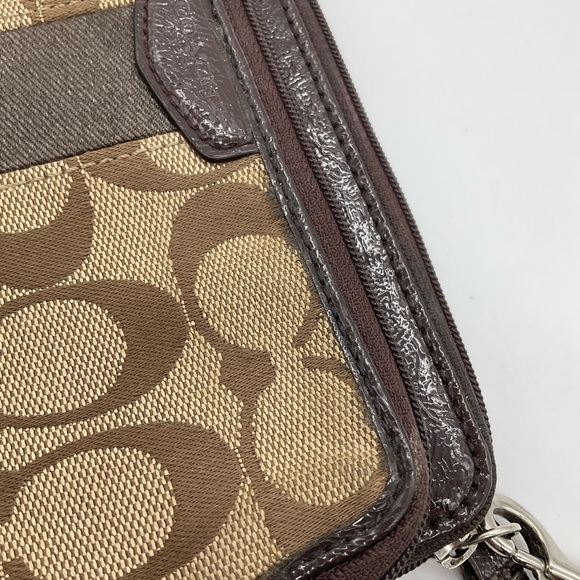 COACH WRISTLET WALLET - Picture 6 of 12